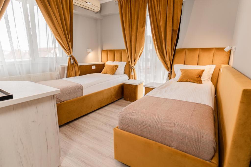 Pensiunea Elisei Timisoara Ngoại thất bức ảnh