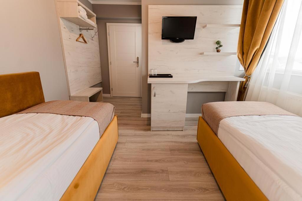 Pensiunea Elisei Timisoara Ngoại thất bức ảnh